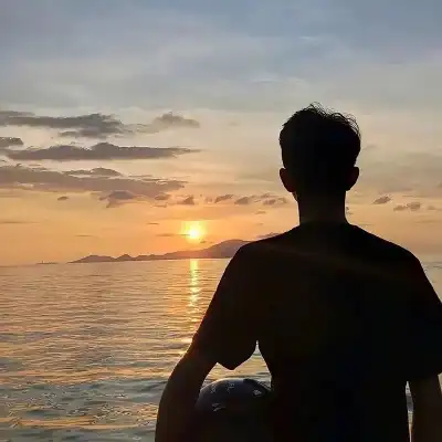 隗逸馨